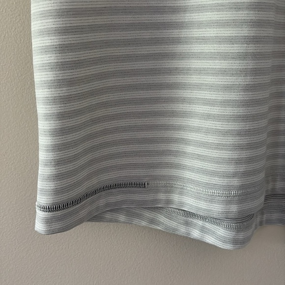Lululemon Shirt Mens Medium Gray Striped Golf Short Sleeve - Picture 6 of 11
